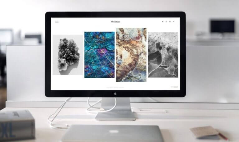 Pantalla de computadora mostrando diseño web profesional como ejemplo de una página optimizada.
